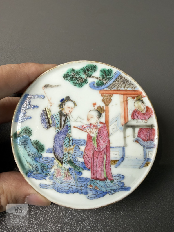 清道光 粉彩红楼梦人物图盖盒 - 图3